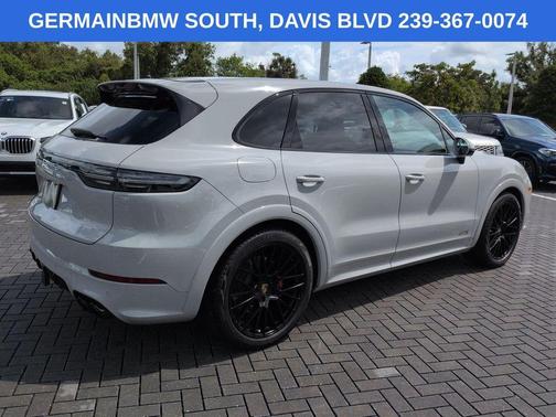 Chalk 2022 Porsche Cayenne GTS