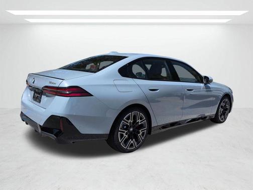 Gray 2027 BMW 530 i