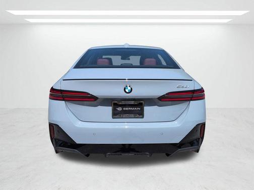 Gray 2027 BMW 530 i
