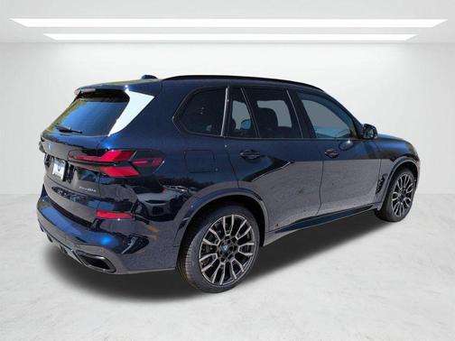 Tanzanite Blue II Metallic 2026 BMW X5 PHEV xDrive50e