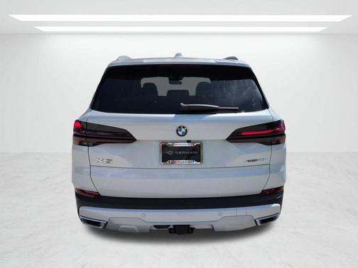 Mineral White Metallic 2026 BMW X5 xDrive40i