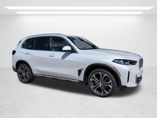 Mineral White Metallic 2026 BMW X5 xDrive40i
