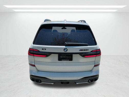 Alpine White 2027 BMW X7 M60i