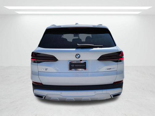 Mineral White Metallic 2026 BMW X5 xDrive40i