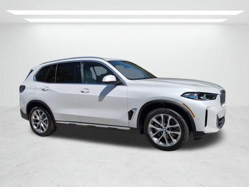 Mineral White Metallic 2026 BMW X5 xDrive40i