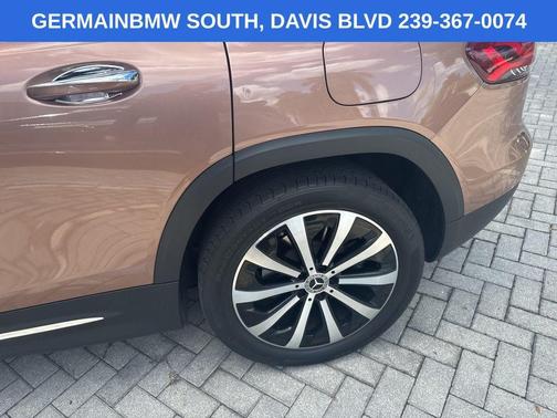 Bronze 2023 Mercedes-Benz GLB 250 Base