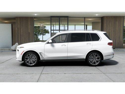 Alpine White 2027 BMW X7 xDrive40i