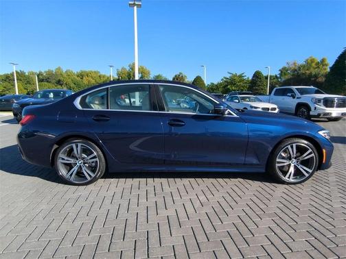 2019 BMW 330 i