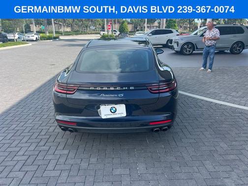 Sapphire Blue Metallic 2018 Porsche Panamera 4S
