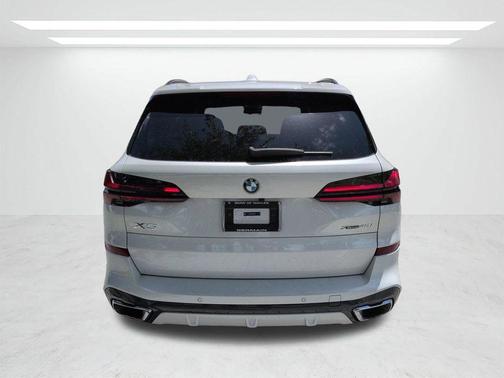 Mineral White Metallic 2026 BMW X5 xDrive40i