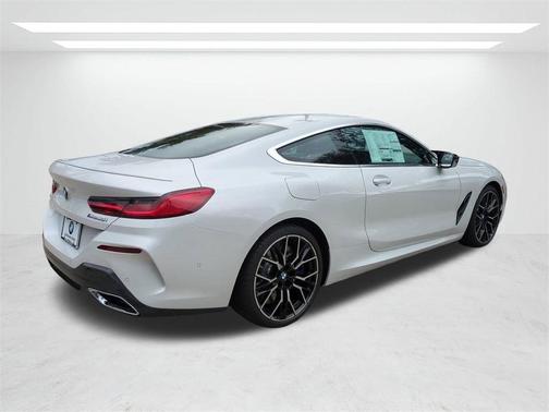 2026 BMW M850 i xDrive