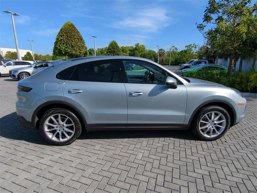 2022 Porsche Cayenne AWD