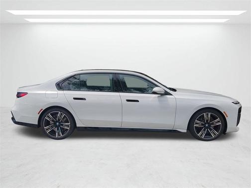 2025 BMW 760 760i xDrive