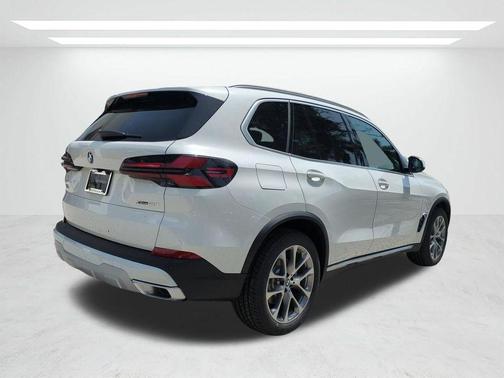 Alpine White 2026 BMW X5 xDrive40i