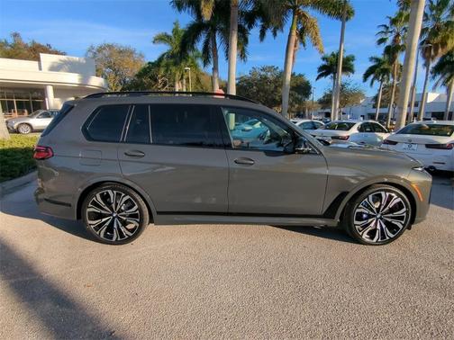 2026 BMW X7 M60i
