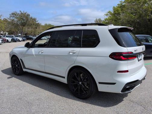 2026 BMW X7 xDrive40i