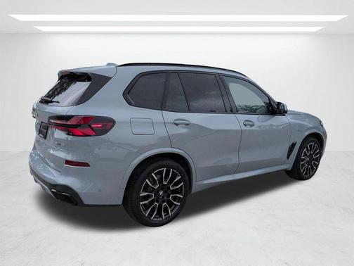 Gray Metallic 2026 BMW X5 sDrive40i