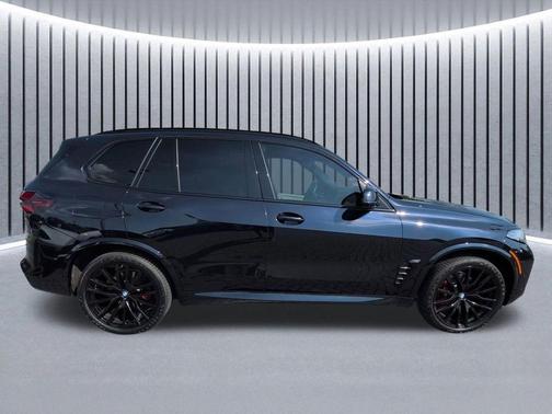 Carbon Black Metallic 2024 BMW X5 xDrive40i