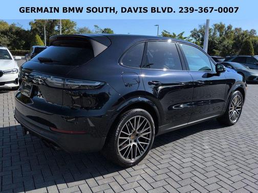2022 Porsche Cayenne S