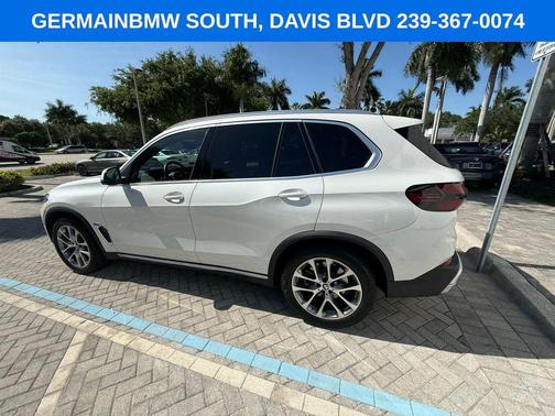 Mineral White Metallic 2024 BMW X5 sDrive40i