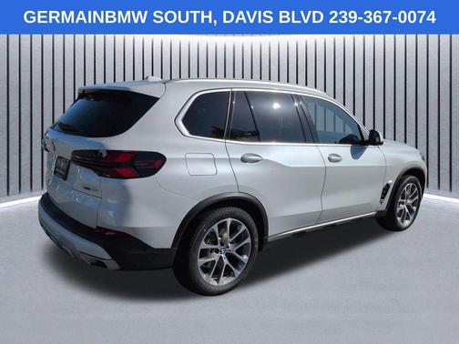 Mineral White Metallic 2024 BMW X5 sDrive40i