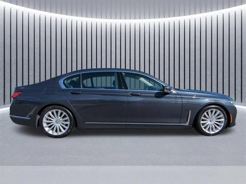 2020 BMW 740 i