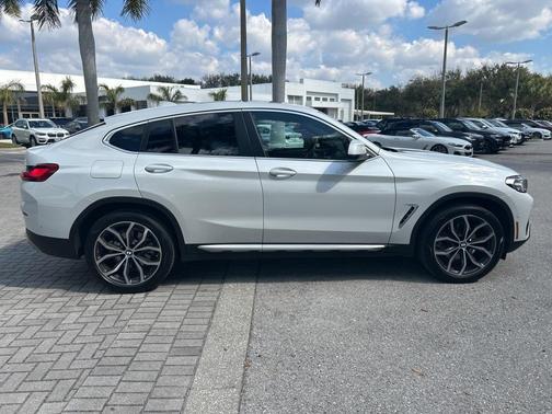 2023 BMW X4 xDrive30i
