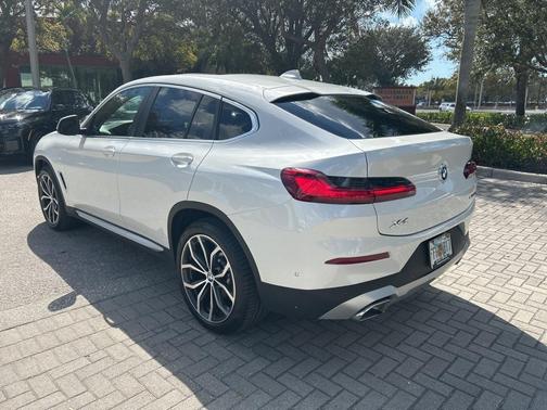 2023 BMW X4 xDrive30i