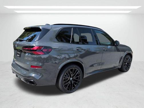 Gray Metallic 2026 BMW X5 xDrive40i
