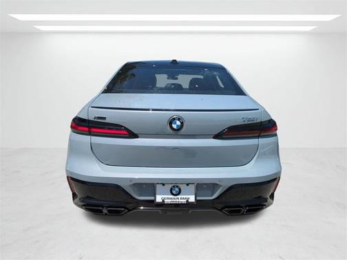 2025 BMW 760 760i xDrive