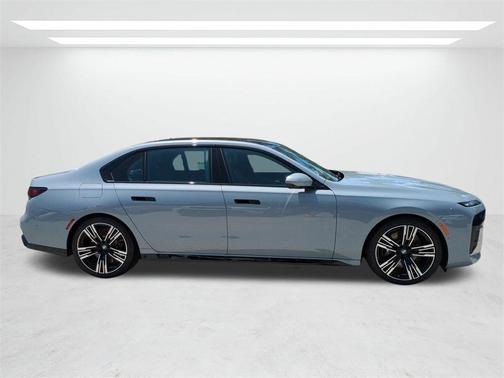 2025 BMW 760 760i xDrive