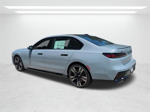 2025 BMW 760 760i xDrive
