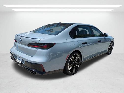 2025 BMW 760 760i xDrive