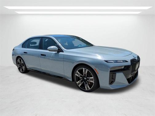 2025 BMW 760 760i xDrive