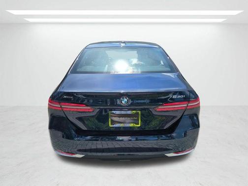 Tanzanite Blue II Metallic 2027 BMW 530 i xDrive