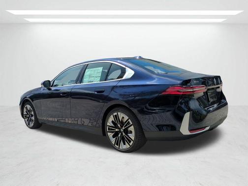 Tanzanite Blue II Metallic 2027 BMW 530 i xDrive