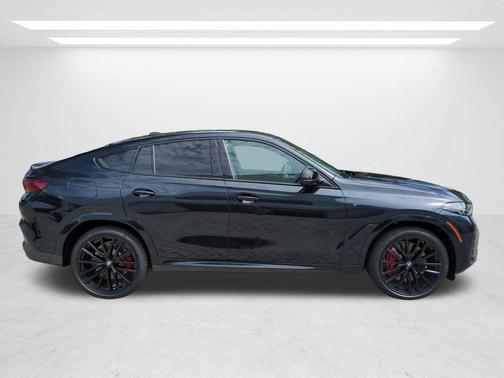 Carbon Black Metallic 2027 BMW X6 M60i