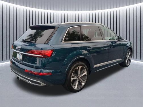 2020 Audi Q7 55 Premium Plus
