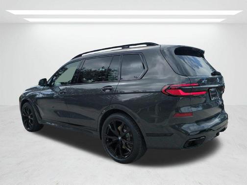 Gray Metallic 2027 BMW X7 xDrive40i