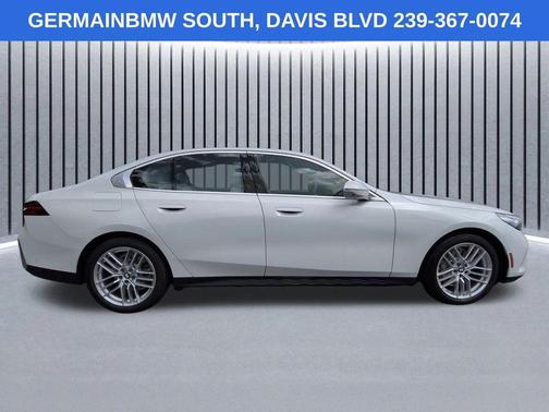 Mineral White Metallic 2024 BMW 530 i
