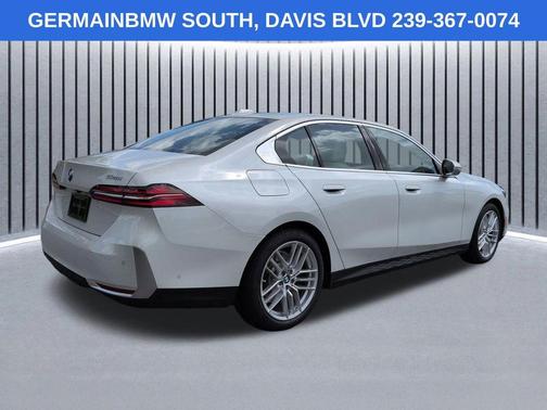 Mineral White Metallic 2024 BMW 530 i