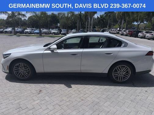 Mineral White Metallic 2024 BMW 530 i
