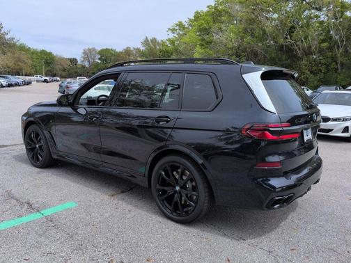 2026 BMW X7 M60i
