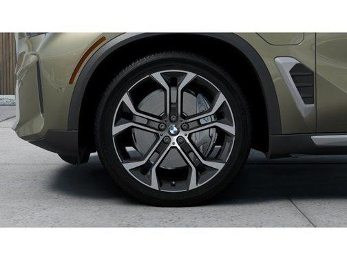 Manhattan Green Metallic 2026 BMW X5 PHEV xDrive50e