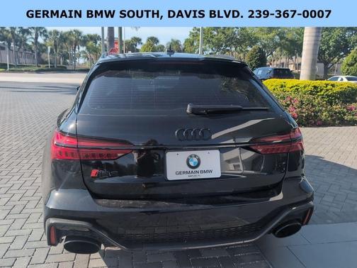 Mythos Black Metallic 2023 Audi RS 6 Avant 4.0T quattro