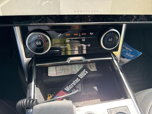 Fuji White 2022 Land Rover Range Rover P400 SE