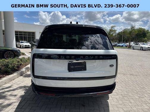 Fuji White 2022 Land Rover Range Rover P400 SE