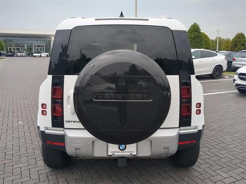 2024 Land Rover Defender P400 S