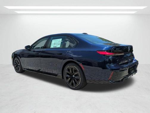 Tanzanite Blue II Metallic 2026 BMW 740 i xDrive