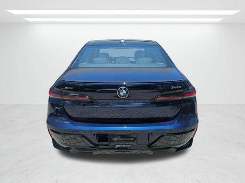 Tanzanite Blue II Metallic 2026 BMW 740 i xDrive